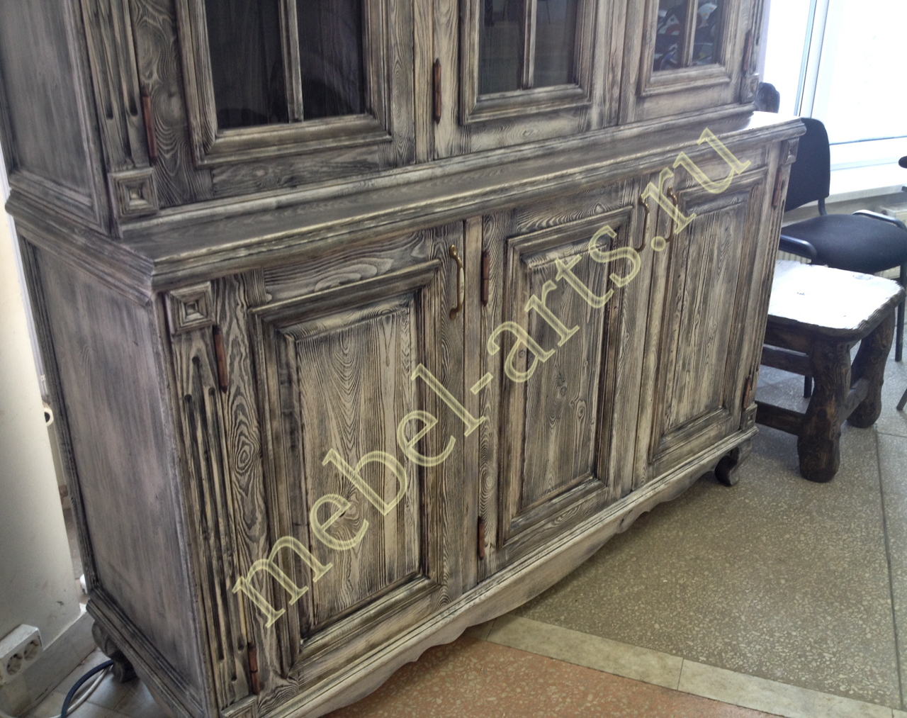 Фасад. Нижние дверцы цветом 